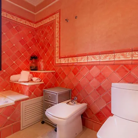 Beautiful In With Wifi, Outdoor Swimming Pool And Swimming Pool Marbella