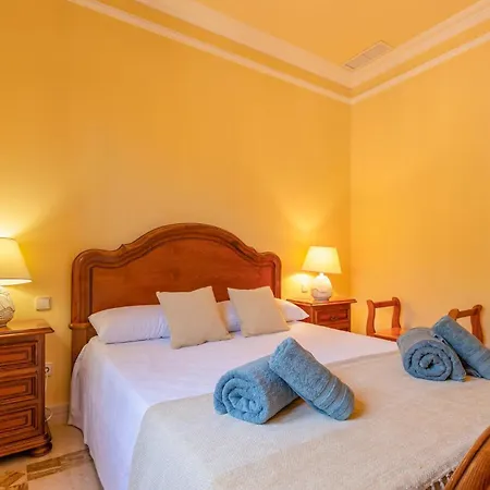 Semesterbostad Beautiful In With Wifi, Outdoor Swimming Pool And Swimming Pool *
