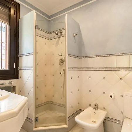 Beautiful In With Wifi, Outdoor Swimming Pool And Swimming Pool Semesterbostad Marbella