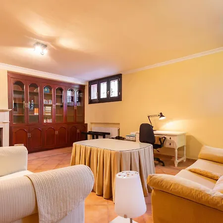 Beautiful In With Wifi, Outdoor Swimming Pool And Swimming Pool Semesterbostad