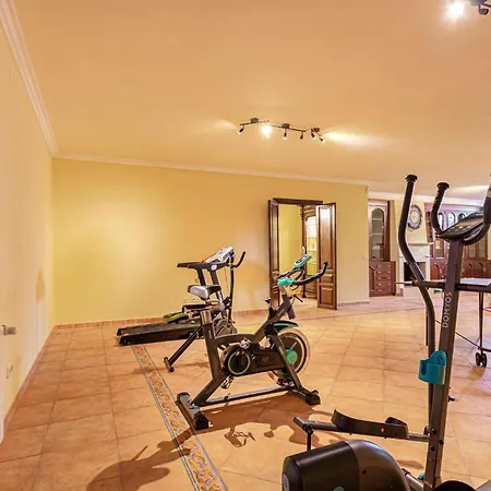 Beautiful In With Wifi, Outdoor Swimming Pool And Swimming Pool Semesterbostad Marbella