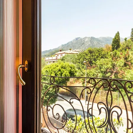 Beautiful In With Wifi, Outdoor Swimming Pool And Swimming Pool Semesterbostad