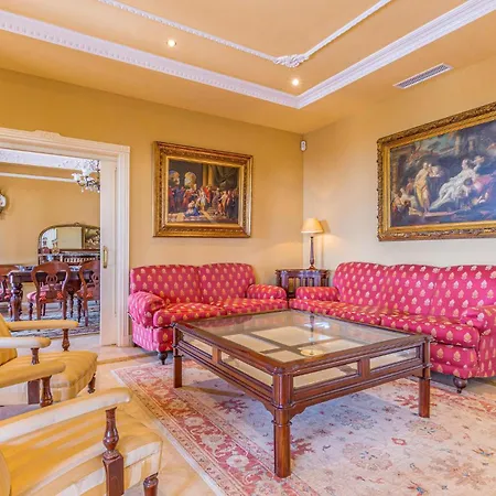 Beautiful In With Wifi, Outdoor Swimming Pool And Swimming Pool Semesterbostad *