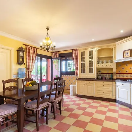 Beautiful In With Wifi, Outdoor Swimming Pool And Swimming Pool Marbella