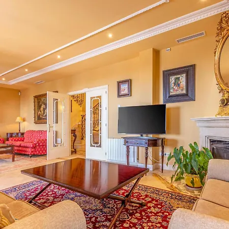 Semesterbostad Beautiful In With Wifi, Outdoor Swimming Pool And Swimming Pool *
